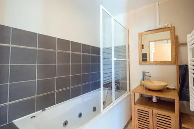 Salle de bains dans l'établissement La Forêt de Ventron