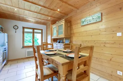 Cuisine ou kitchenette dans l'établissement La Forêt de Ventron
