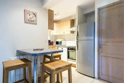 Cuisine ou kitchenette dans l'établissement La Vallée de Ventron