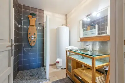 Salle de bains dans l'établissement La Vallée de Ventron