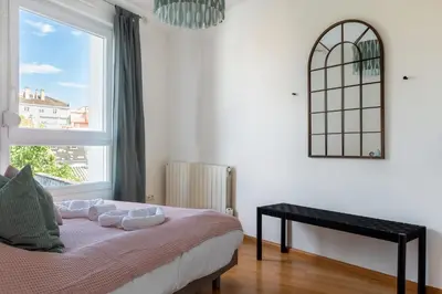 Un ou plusieurs lits dans un hébergement de l'établissement Travel Homes - The Nils, Cosy & cute with Parking
