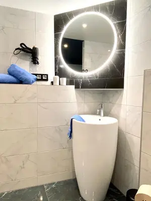 Salle de bains dans l'établissement ✧ La Suite ✧ studio de charme route des vins