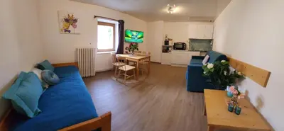 Cuisine ou kitchenette dans l'établissement Gite Bruyère, 2 à 5 personnes avec salle de jeux et SPA dans la résidence