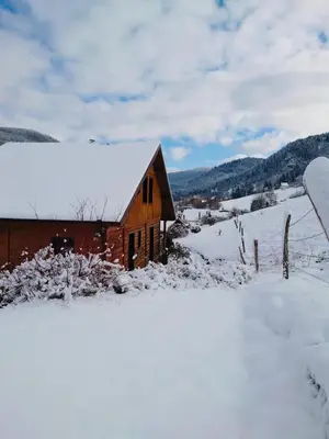 L'établissement Casa de Monzel with 6-Person Jacuzzi & Panoramic View en hiver
