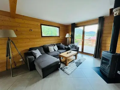 Coin salon dans l'établissement Casa de Monzel with 6-Person Jacuzzi & Panoramic View