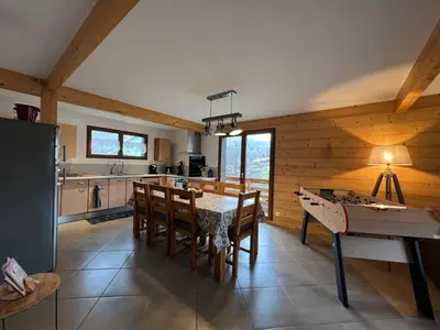 Cuisine ou kitchenette dans l'établissement Casa de Monzel with 6-Person Jacuzzi & Panoramic View