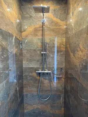 Salle de bains dans l'établissement Magnifique appartement classé 4 étoiles avec Sauna et terrasse dans chalet
