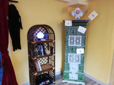 Bibliothèque dans l'appartement