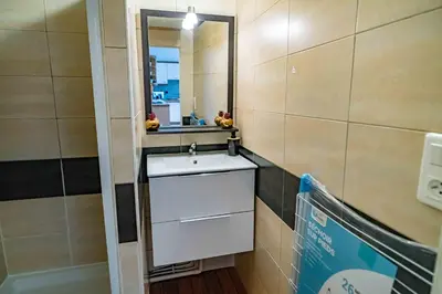 Salle de bains dans l'établissement Au petit moulin, plein centre ville Montbéliard