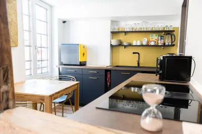Cuisine ou kitchenette dans l'établissement Appartement de la noblesse - designed by C.M