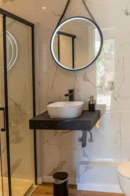 Salle de bains dans l'établissement Appartement Cosy avec Jardin au Centre Historique de Sélestat & Proche Europa-Park