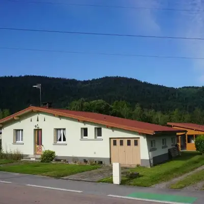 La maison et l'étang de pêche