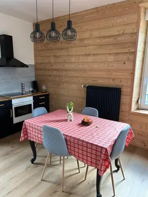 Cuisine ou kitchenette dans l'établissement L'apparté de G, Gîte 3 étoiles de montagne cosy