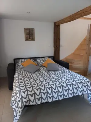 Un ou plusieurs lits dans un hébergement de l'établissement Gîte de l'Abbatiale,classé 3 étoiles,dans une grange du 18ème,1 à 6 personnes