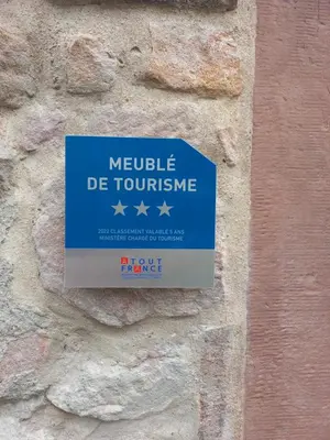 Certificat, récompense, panneau ou autre document affiché dans l'établissement Gîte de l'Abbatiale,classé 3 étoiles,dans une grange du 18ème,1 à 6 personnes