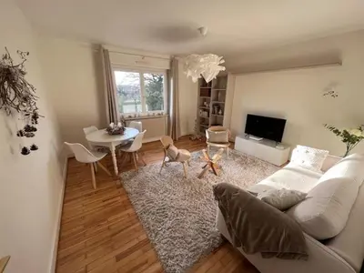 Télévision ou salle de divertissement dans l'établissement Appartement chez Fabie