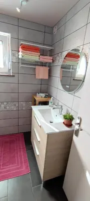 Salle de bains dans l'établissement Le gîte de Philippe, Calme et spacieux