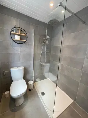 Salle de bains dans l'établissement « À deux pas de la petite Venise »