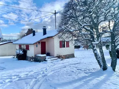 L'établissement Petit chalet de montagne avec espace extérieur en hiver