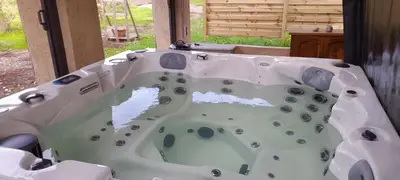 Plan de l'établissement Gîte de charme avec jacuzzi étang babyfoot et rivière