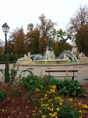 Jardin de l'établissement Rare à Colmar - Appartement Champ de Mars vue sur Parc - 70m2 - 2 chambres