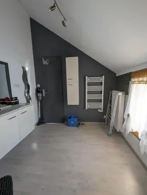 Télévision ou salle de divertissement dans l'établissement LE STUDIO COSY DE CHAMPDRAY