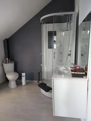 Salle de bains dans l'établissement LE STUDIO COSY DE CHAMPDRAY