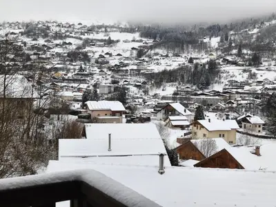 L'établissement Les Louveteaux en hiver