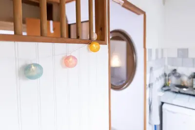Cuisine ou kitchenette dans l'établissement Studio sous les étoiles au coeur de Jaurès