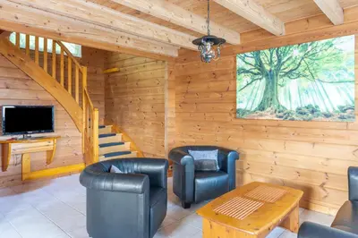 Télévision ou salle de divertissement dans l'établissement Chalet Café-Chocolat