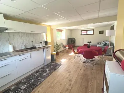 Cuisine ou kitchenette dans l'établissement Au petit bonheur