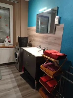 Télévision ou salle de divertissement dans l'établissement Appartement 5 personnes à deux kilomètres des pistes