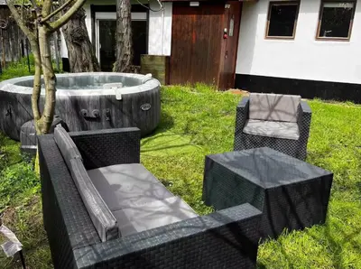 Jardin de l'établissement Chez Bernadette Alsace prox Route des Vins et Europa Park Rulantica