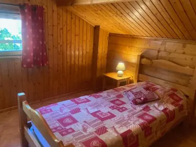 Un ou plusieurs lits dans un hébergement de l'établissement Chalet familial à La Bresse, proche randonnées, WIFI, animaux admis - FR-1-589-425