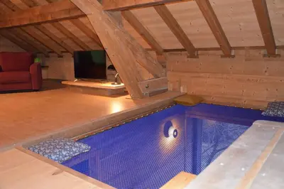Piscine de l'établissement A la cheneau ou située à proximité
