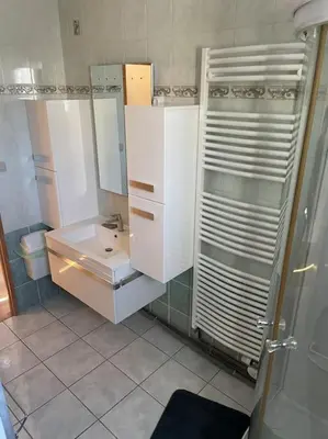Salle de bains dans l'établissement Entre Lac et Montagne 4/6 personnes