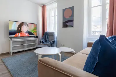 Télévision ou salle de divertissement dans l'établissement Travel Homes - Niffel 2 - Un havre de paix près du Parc