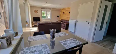 Cuisine ou kitchenette dans l'établissement Gîte moderne et calme avec local séparé pour skis et vélos