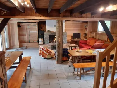 Coin salon dans l'établissement Gîte de Montagne 