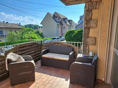 Coin salon dans l'établissement Mon appARTement - chambre avec salle de bains et wc dans un appartement atypique