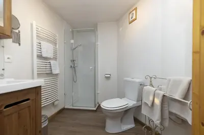 Salle de bains dans l'établissement Maison en duplex