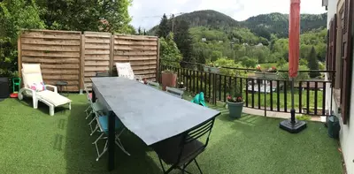 Vue générale sur la montagne ou vue sur la montagne depuis la maison de vacances