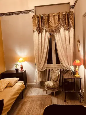 Coin salon dans l'établissement LA MARIEFACTURE - Comme à l'Opéra