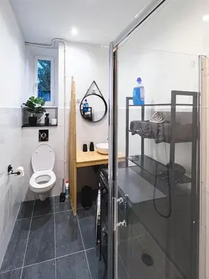 Salle de bains dans l'établissement Appart'Hôtel Le Valdoie - Rénové, Calme & Netflix