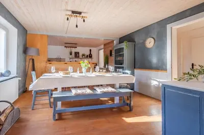Cuisine ou kitchenette dans l'établissement La Bergerie Des Amis