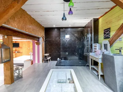 Salle de bains dans l'établissement La Maison de Max - avec terrasse