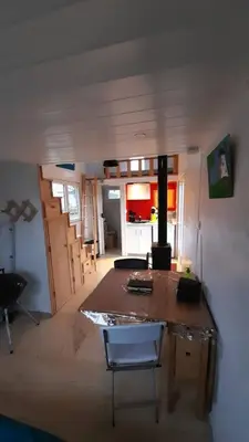 Télévision ou salle de divertissement dans l'établissement Tiny House JOY