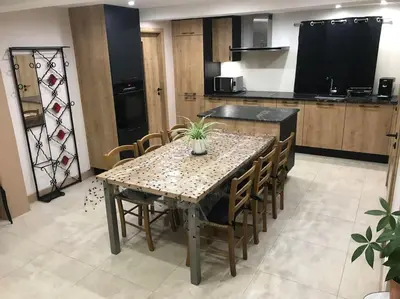 Cuisine ou kitchenette dans l'établissement Paisible logement tout équipé pour 1 à 6 personnes