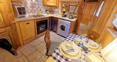 Cuisine ou kitchenette dans l'établissement Remparts de Riquewihr - La Sentinelle