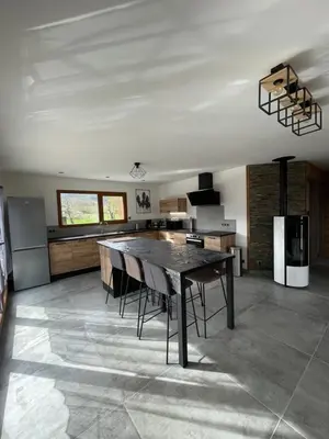 Cuisine ou kitchenette dans l'établissement Le Chalet Du Castor